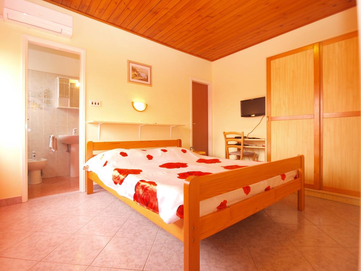 Apartments Luciano 1576 Ližnjan Εξωτερικό φωτογραφία