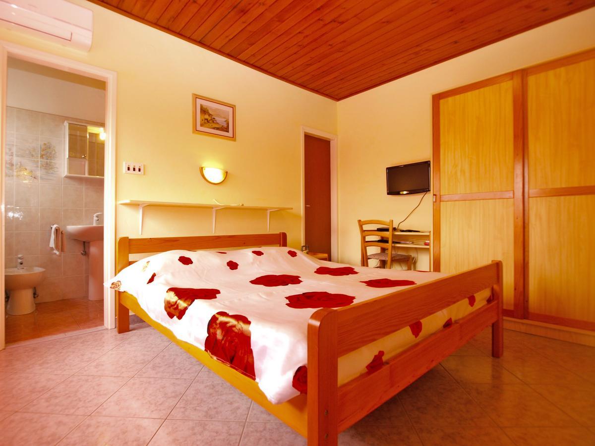 Apartments Luciano 1576 Ližnjan Εξωτερικό φωτογραφία